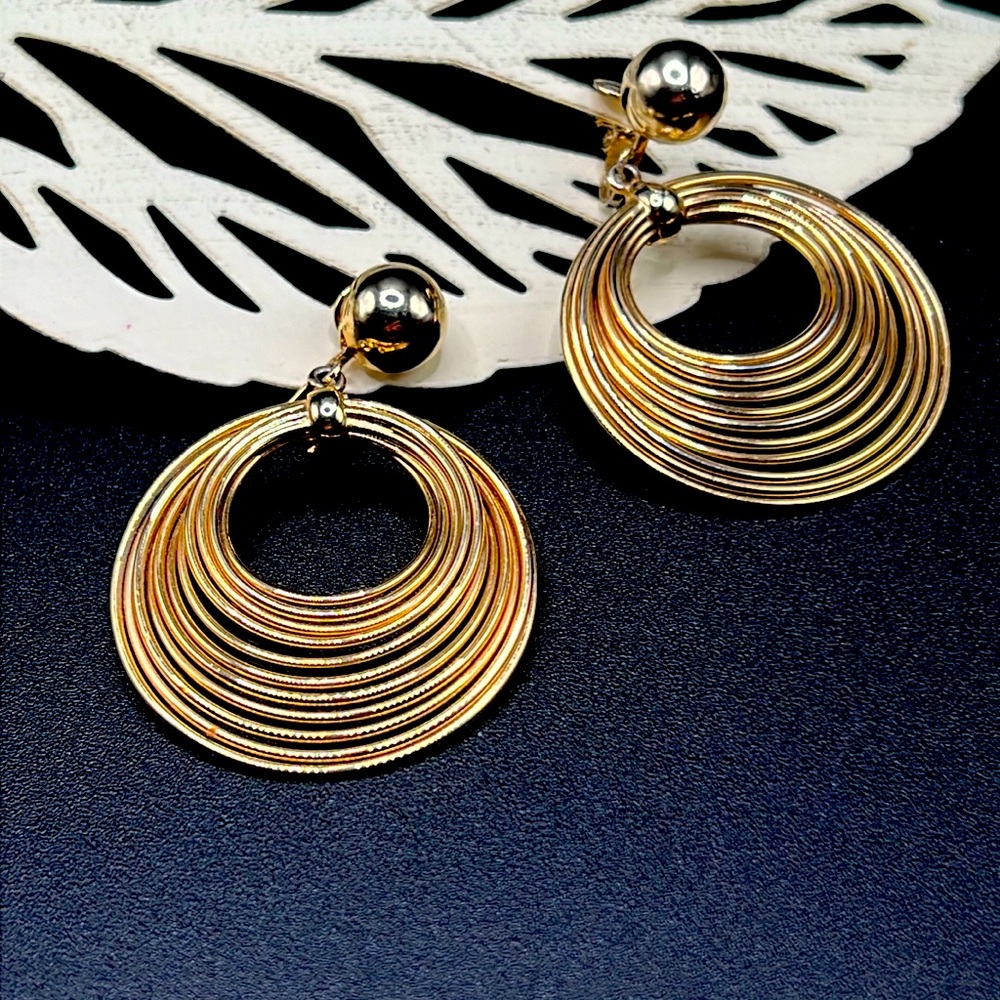 Circle Earrings Gold Tone Clip On Statement with graduated gold circles …
